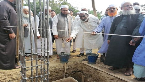 বড়লেখার দক্ষিণভাগ দারুল হাদিস মাদ্রাসায় একাডেমিক ভবনের ভিত্তিপ্রস্তর স্থাপন