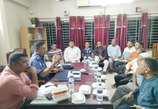 আইনশৃঙ্খলা রক্ষায় সাংবাদিকদের পাশে চান বড়লেখা থানার নতুন ওসি