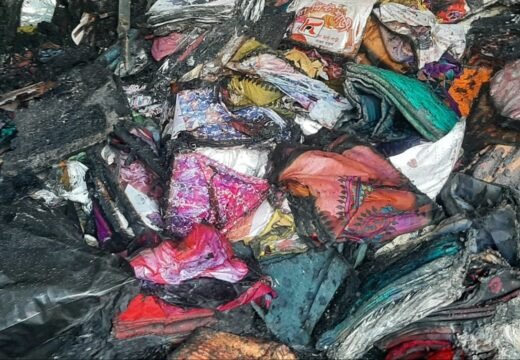 কাপড়ের দোকানে আগুন দেওয়ার অভিযোগ, সর্বস্বান্ত ব্যবসায়ী