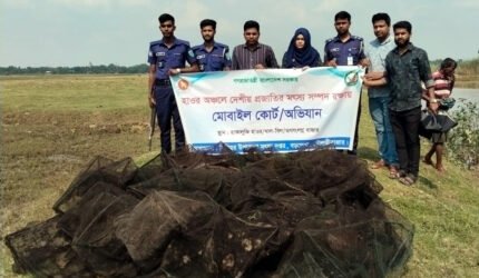 বড়লেখার দর্শনা খালে অভিযানে দুটি অবৈধ বাঁধ অপসারণ ও রিং জাল ধ্বংস