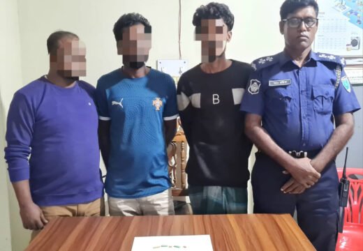 বড়লেখায় পুলিশের বিশেষ অভিযানে ইয়াবাসহ তিন জনসহ গ্রেফতার ৫