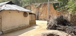 মৌলভীবাজারে পাহাড় ধসে দুর্ঘটনার আশঙ্কা অর্ধলক্ষাধিক মানুষের ঝুঁকিপুর্ণ বসবাস