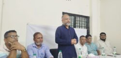 মানুষের কল্যাণে মৃত্যুর আগ পর্যন্ত রাজনীতি করে যাব: শরীফুল হক সাজু বড়লেখা প্রেসক্লাবে স্থায়ী ভবন নির্মাণে সহায়তার আশ্বাস দিলেন সাজু