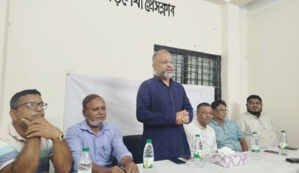 মানুষের কল্যাণে মৃত্যুর আগ পর্যন্ত রাজনীতি করে যাব: শরীফুল হক সাজু বড়লেখা প্রেসক্লাবে স্থায়ী ভবন নির্মাণে সহায়তার আশ্বাস দিলেন সাজু
