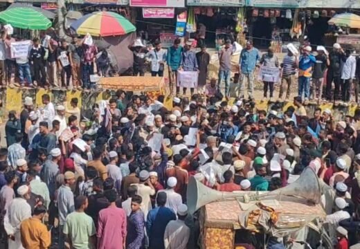 বড়লেখায় মুন্নির মৃত্যুর ঘটনায় জড়িতদের গ্রেপ্তার ও বিচারের দাবিতে মানববন্ধন অভিযোগ পেলে আইনগত ব্যবস্থা : ওসি